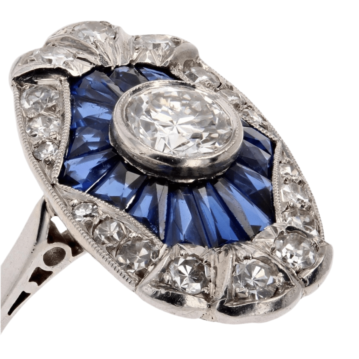 Bague Marquise en platine, saphirs et diamants - Castafiore