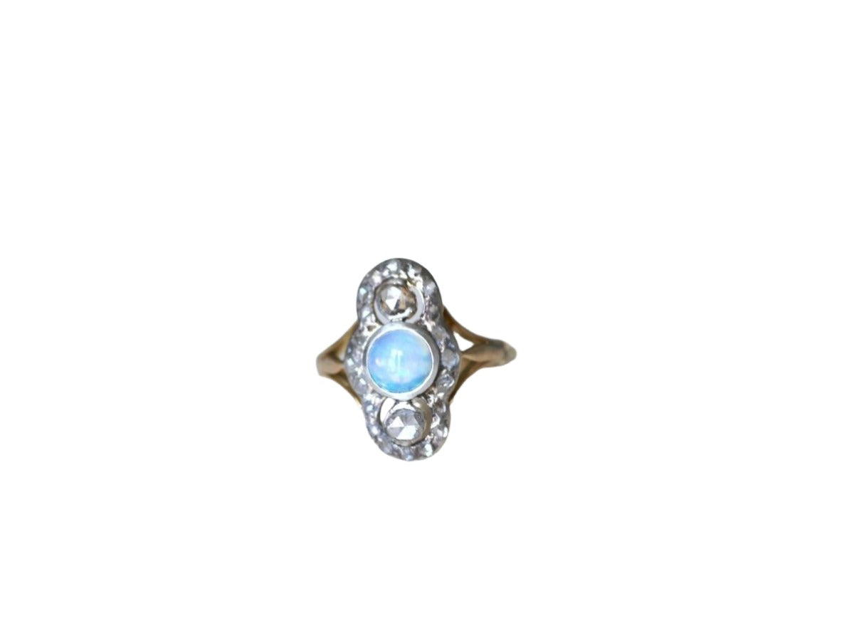 Bague marquise opale et diamants - Castafiore