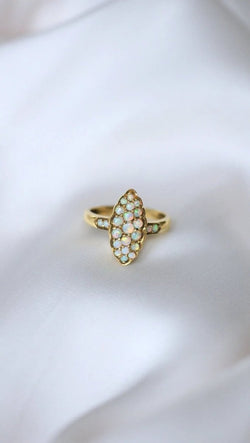 Bague marquise opales sur or - Castafiore