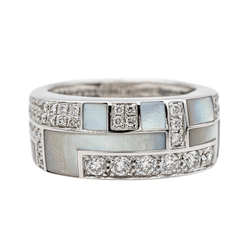 Bague MAUBOUSSIN "Belle de jour" en or blanc, nacre et diamants - Castafiore