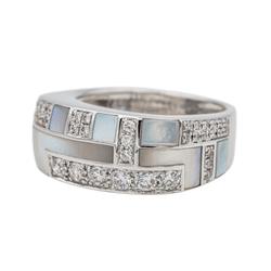 Bague MAUBOUSSIN "Belle de jour" en or blanc, nacre et diamants - Castafiore