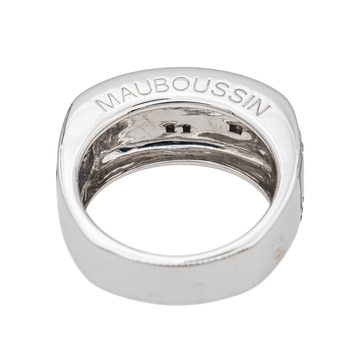 Bague MAUBOUSSIN "Belle de jour" en or blanc, nacre et diamants - Castafiore