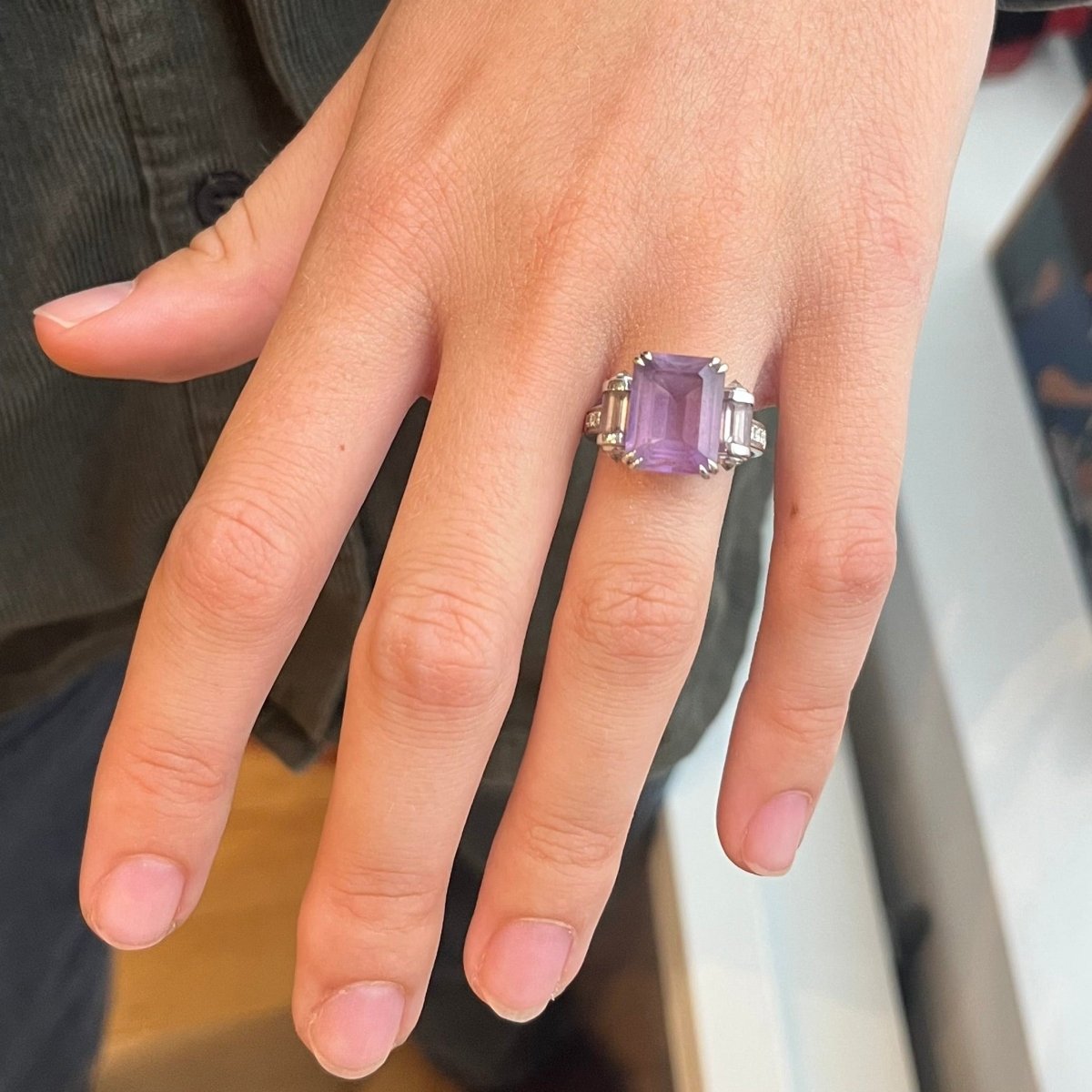Bague MAUBOUSSIN "Couleur Baiser" en or blanc, améthystes et diamants - Castafiore