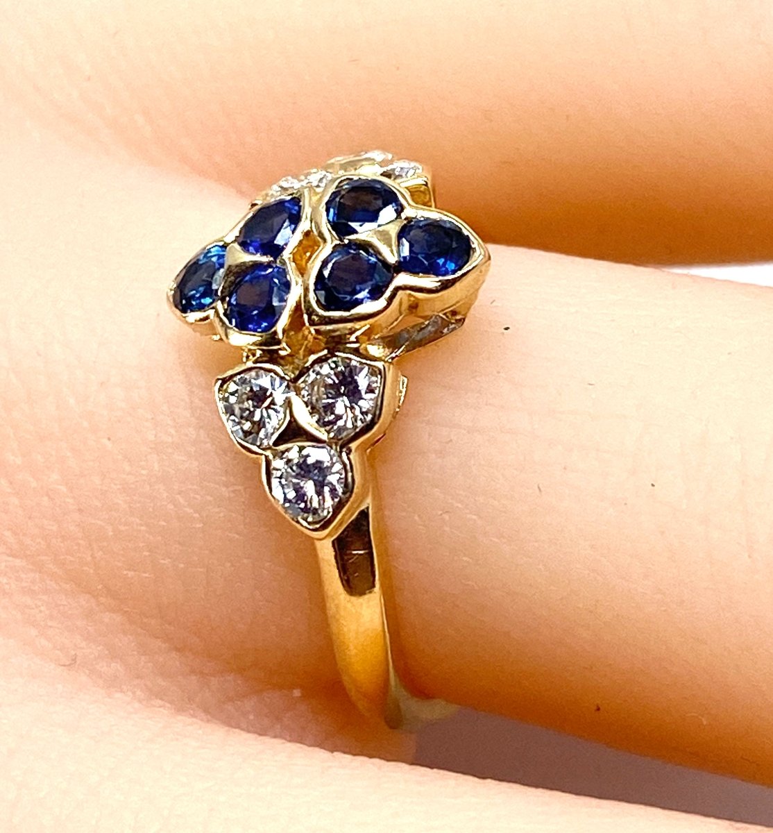 Bague Mauboussin en or jaune 18 carats en saphirs et diamants - Castafiore