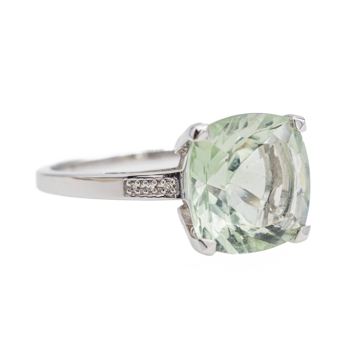 Bague MAUBOUSSIN "Petit visage d'Amour " en or blanc, prasiolite et diamants - Castafiore