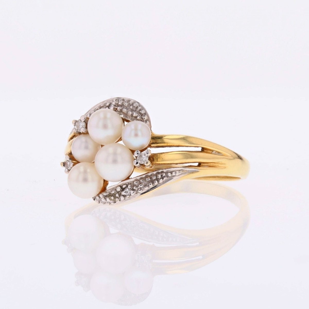 Bague moderne en or jaune et or blanc avec diamants et perles de culture - Castafiore