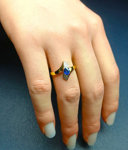 Bague moderne en or jaune saphir et diamants - Castafiore