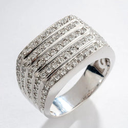 Bague moderne rectangulaire en or gris et diamants - Castafiore