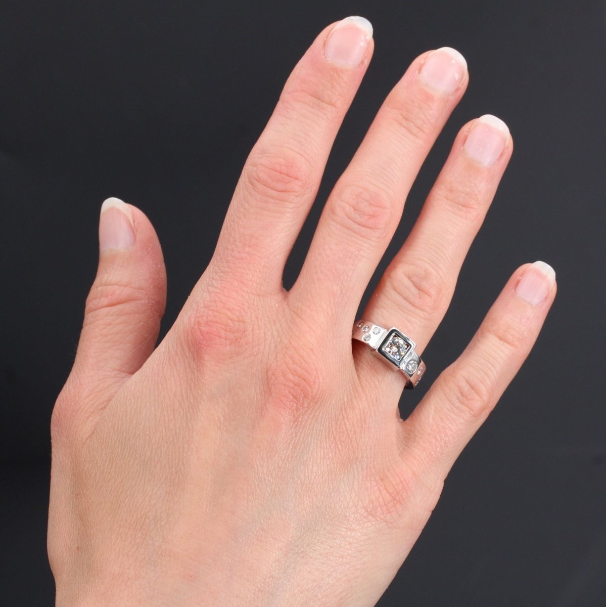 Bague moderniste diamants or blanc - Castafiore