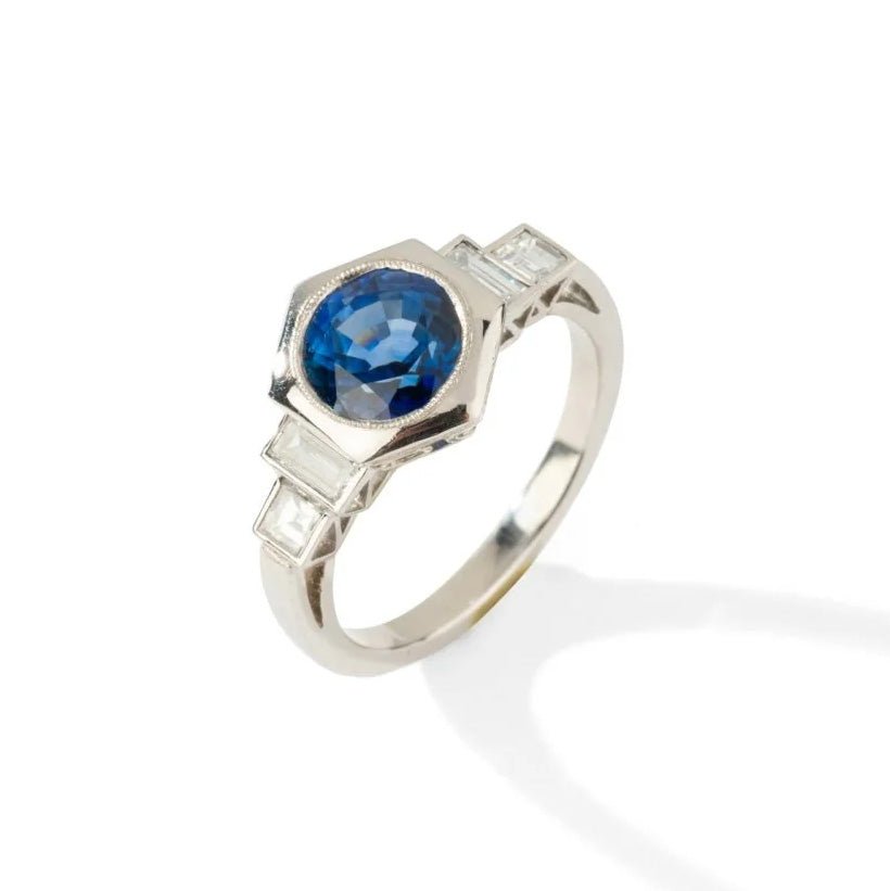 Bague Octogonale en platine, saphir et diamant - Castafiore