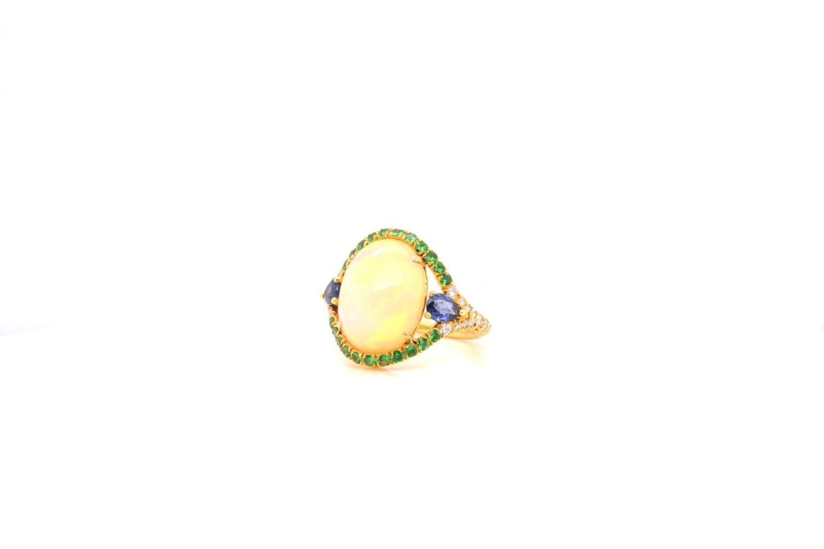 Bague opale, saphirs et diamants en or - Castafiore