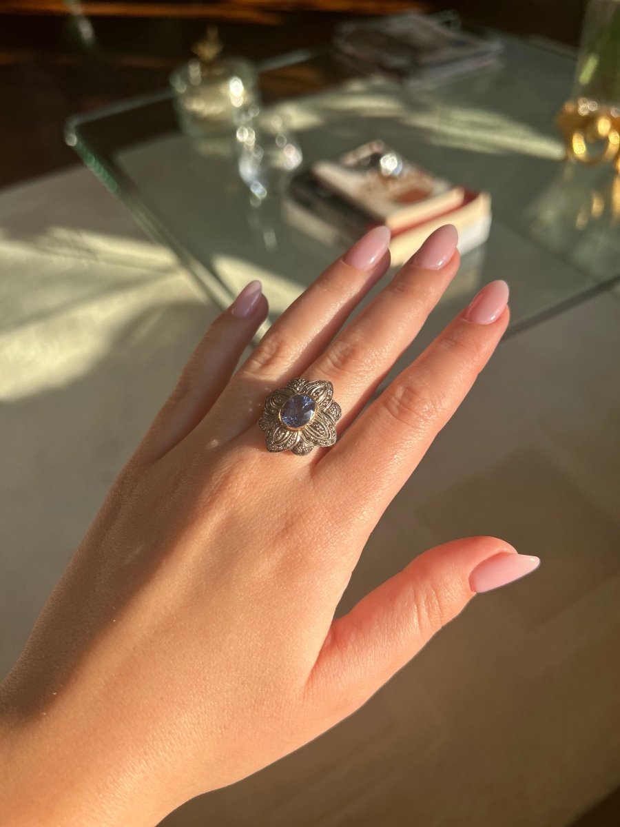 Bague - Or, argent, saphir et diamants. - Castafiore