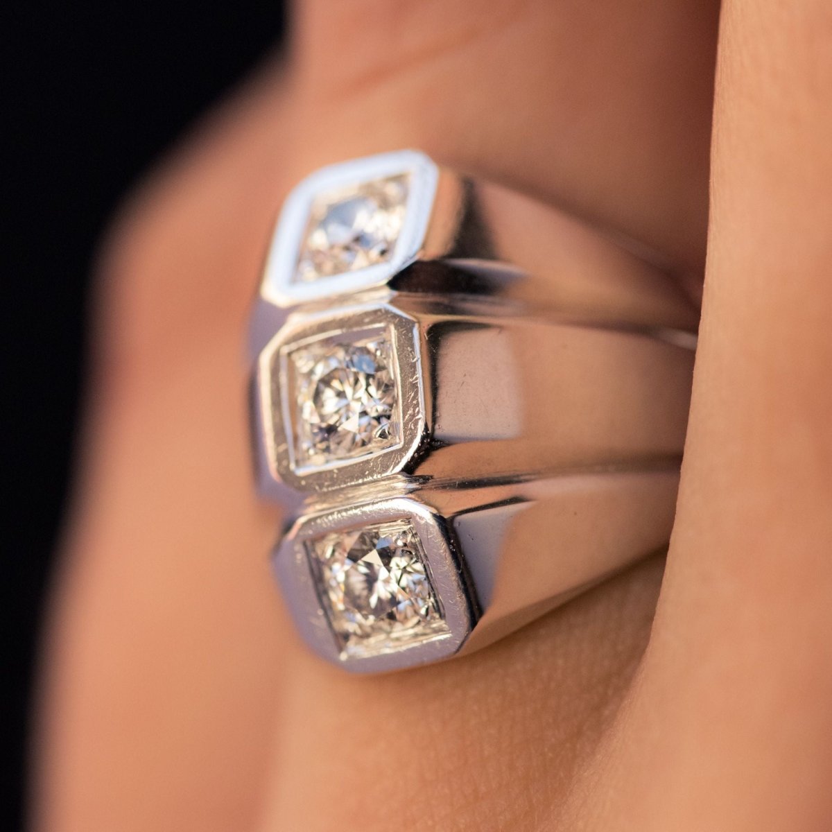 Bague or blanc diamants moderniste - Castafiore