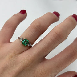 Bague or blanc, émeraude, et diamants - Castafiore