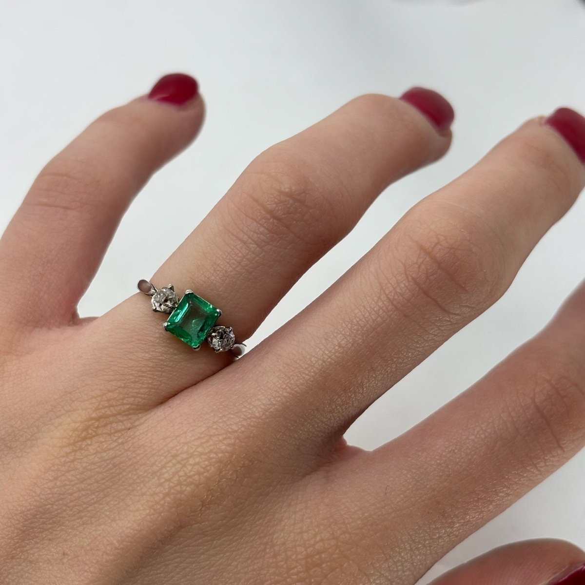 Bague or blanc, émeraude, et diamants - Castafiore