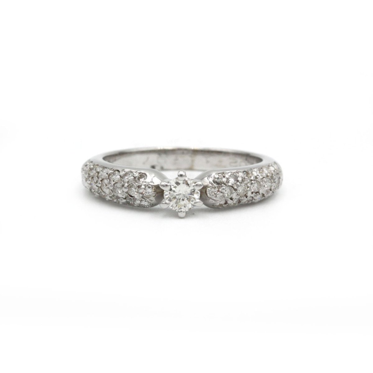 Bague - Or blanc et diamants - Castafiore