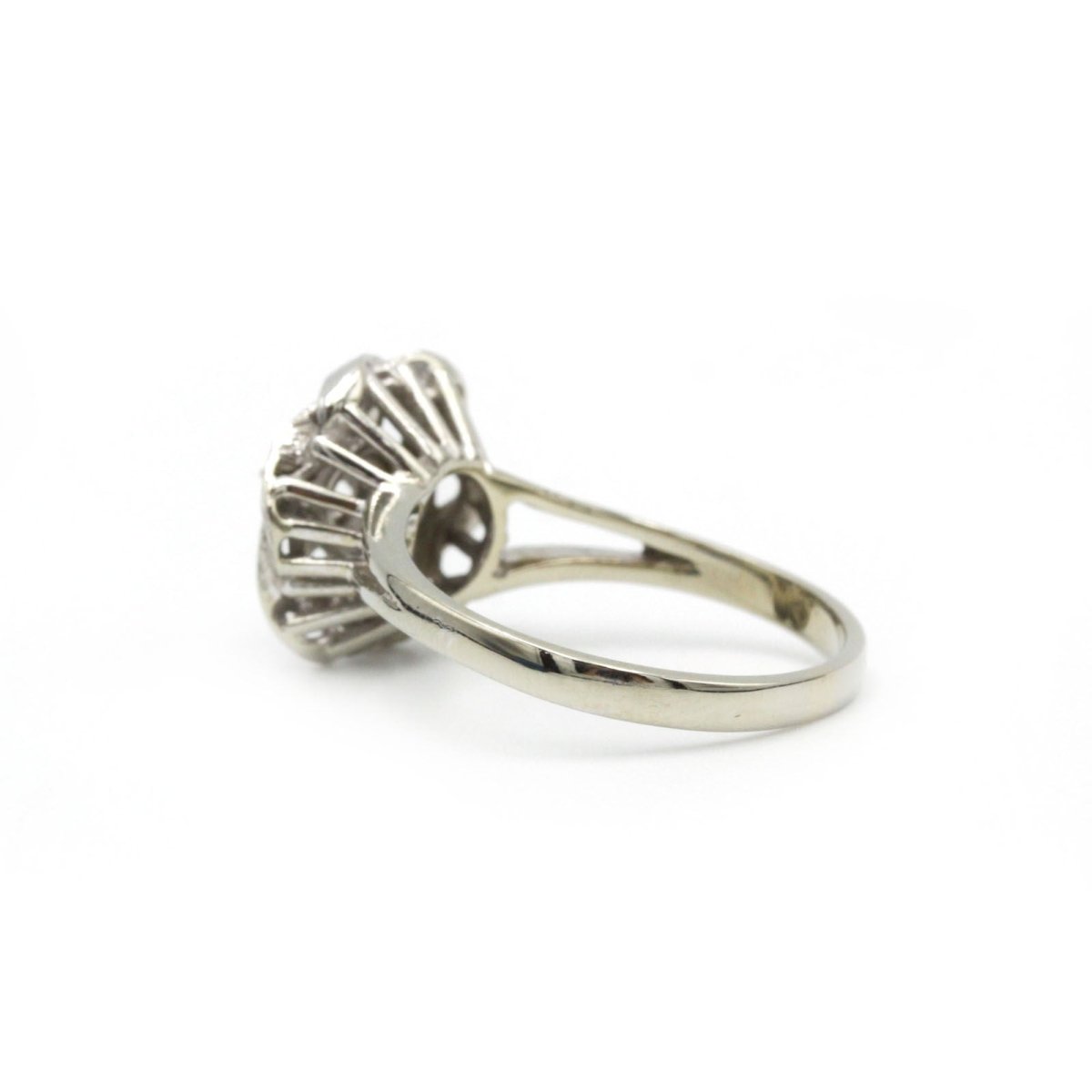 Bague - Or blanc et diamants - Castafiore