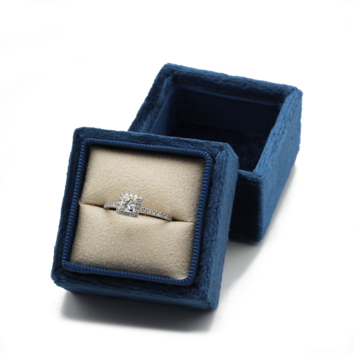 Bague - Or blanc et diamants - Castafiore