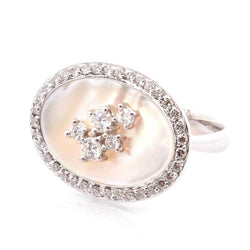 Bague or blanc, nacre, et diamants - Castafiore