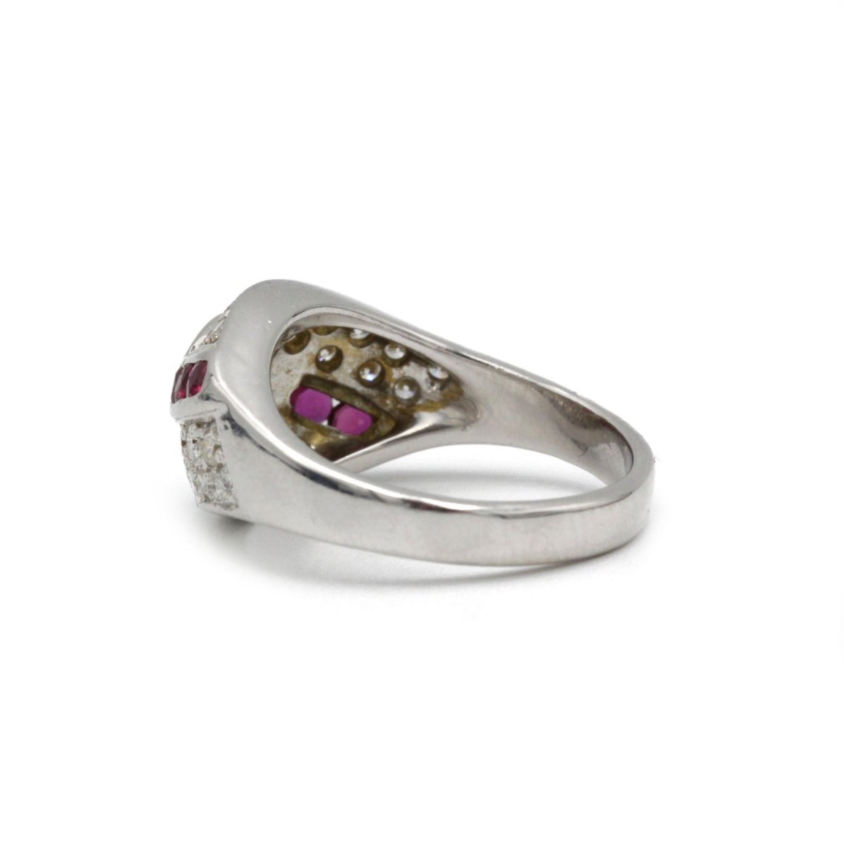 Bague - Or blanc, rubis et diamants - Castafiore