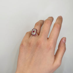 Bague en or jaune, rubis et diamants