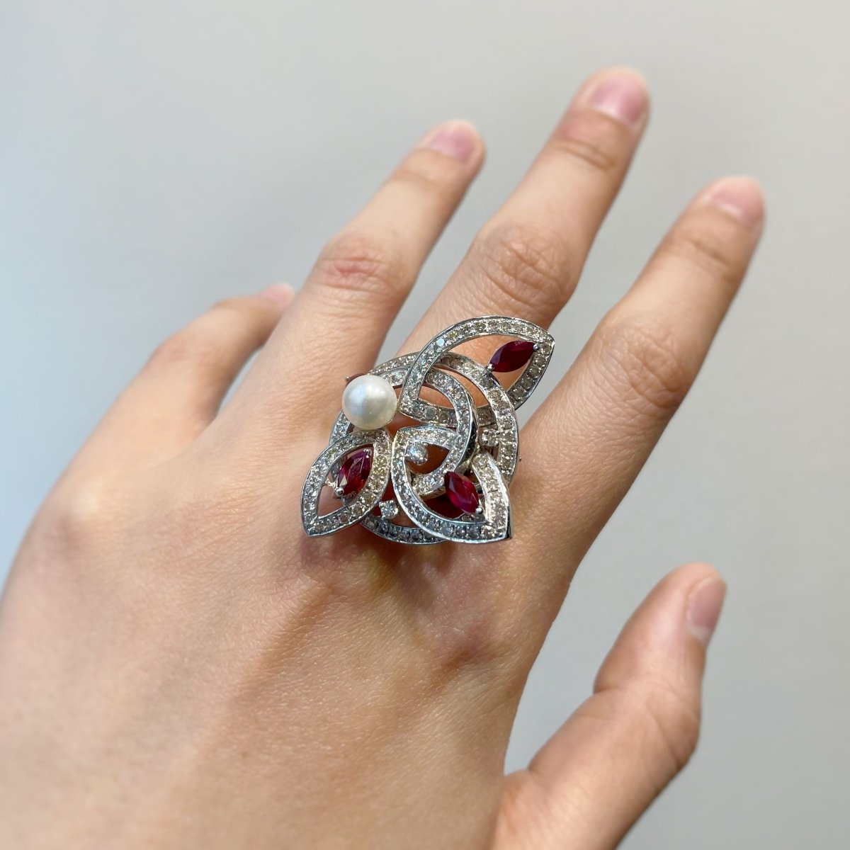 Bague - Or. diamants. rubis et perle - Castafiore