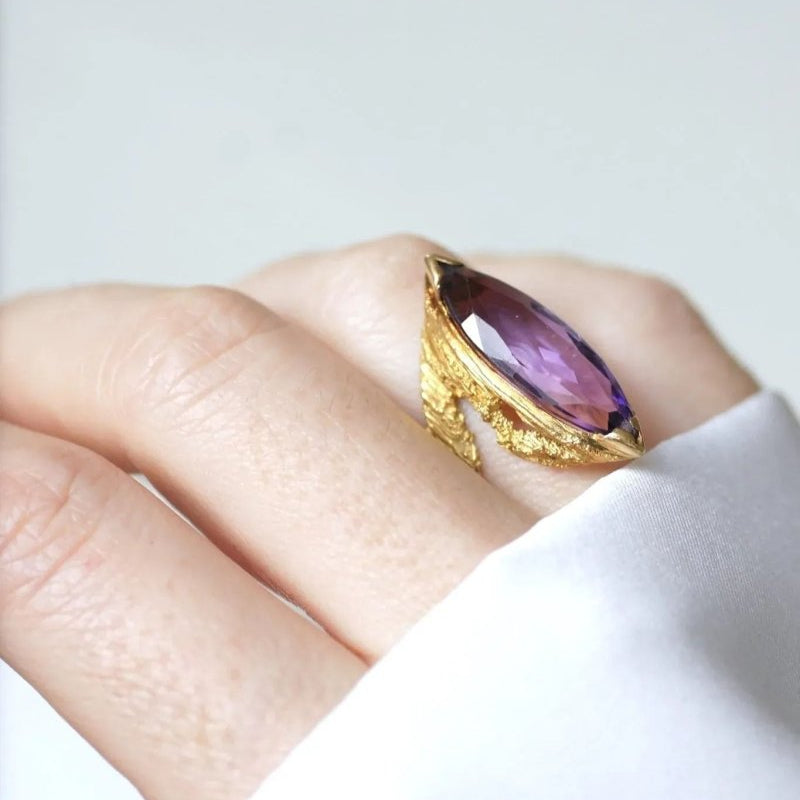 Bague or et améthyste années 70 - Castafiore