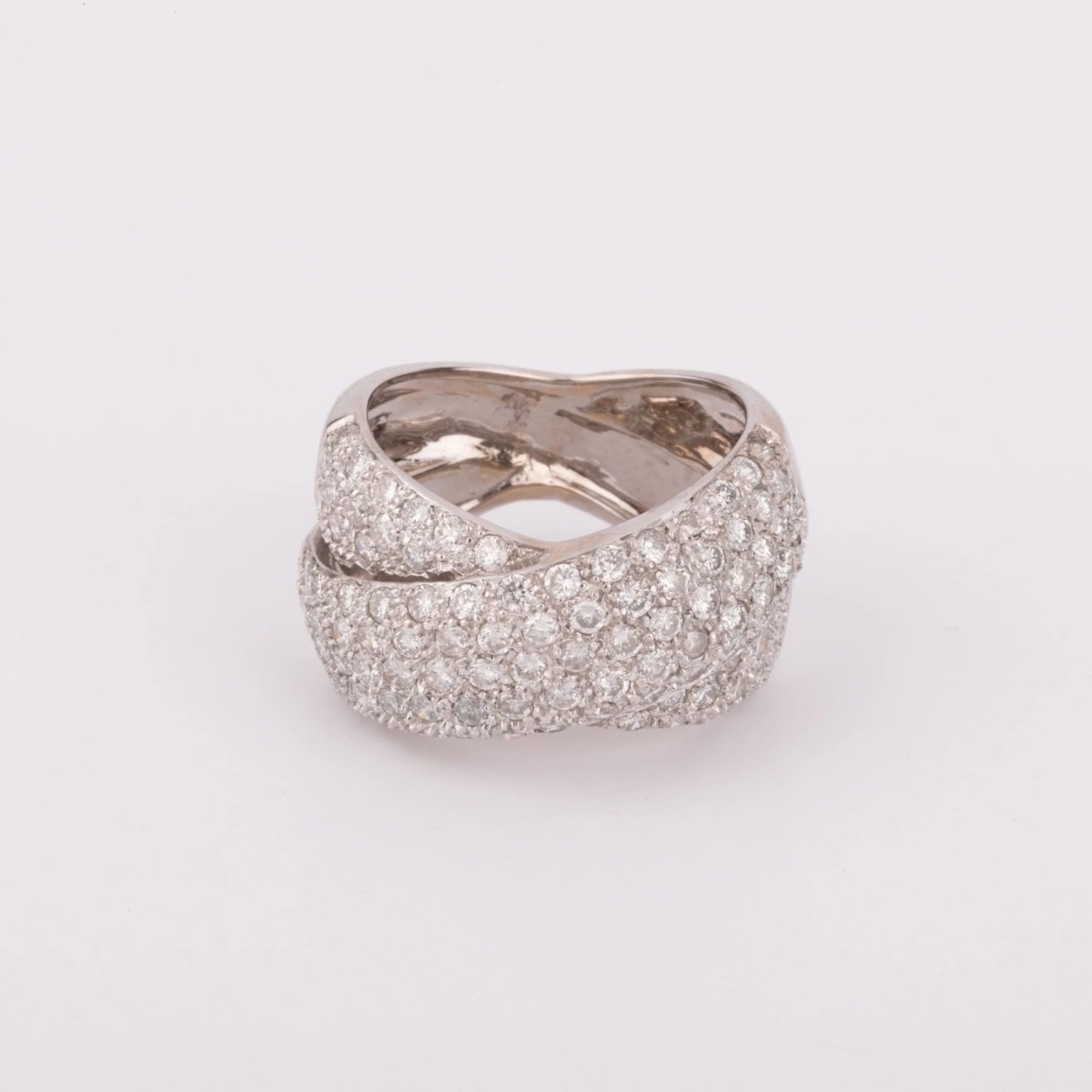 Bague or gris croisée entièrement pavée de diamant - Castafiore