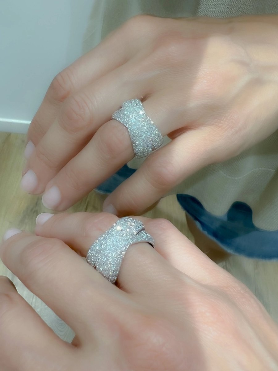 Bague or gris croisée entièrement pavée de diamant - Castafiore