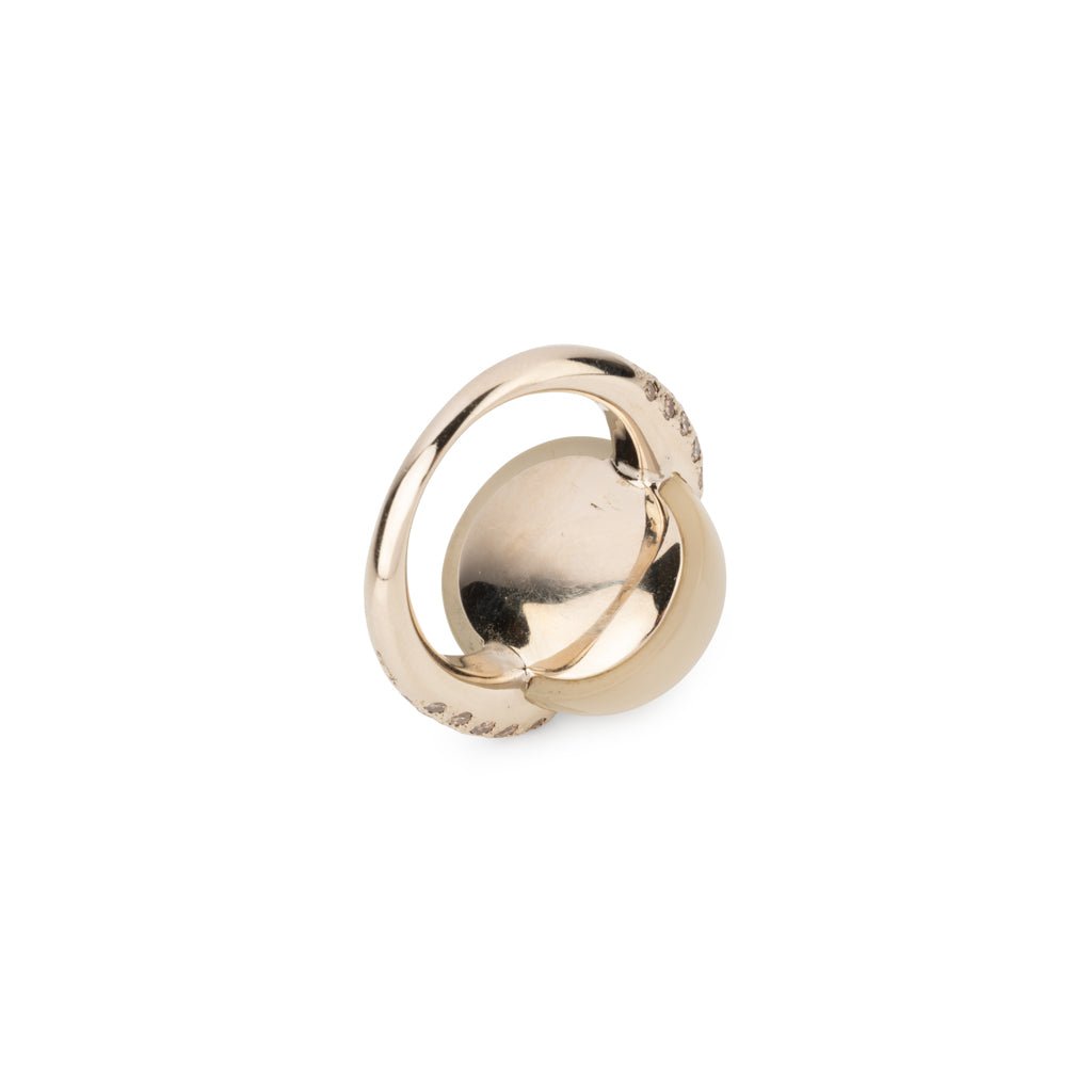 Bague or gris modèle Luna de la maison Pomellato en calcédoine et diamant. - Castafiore