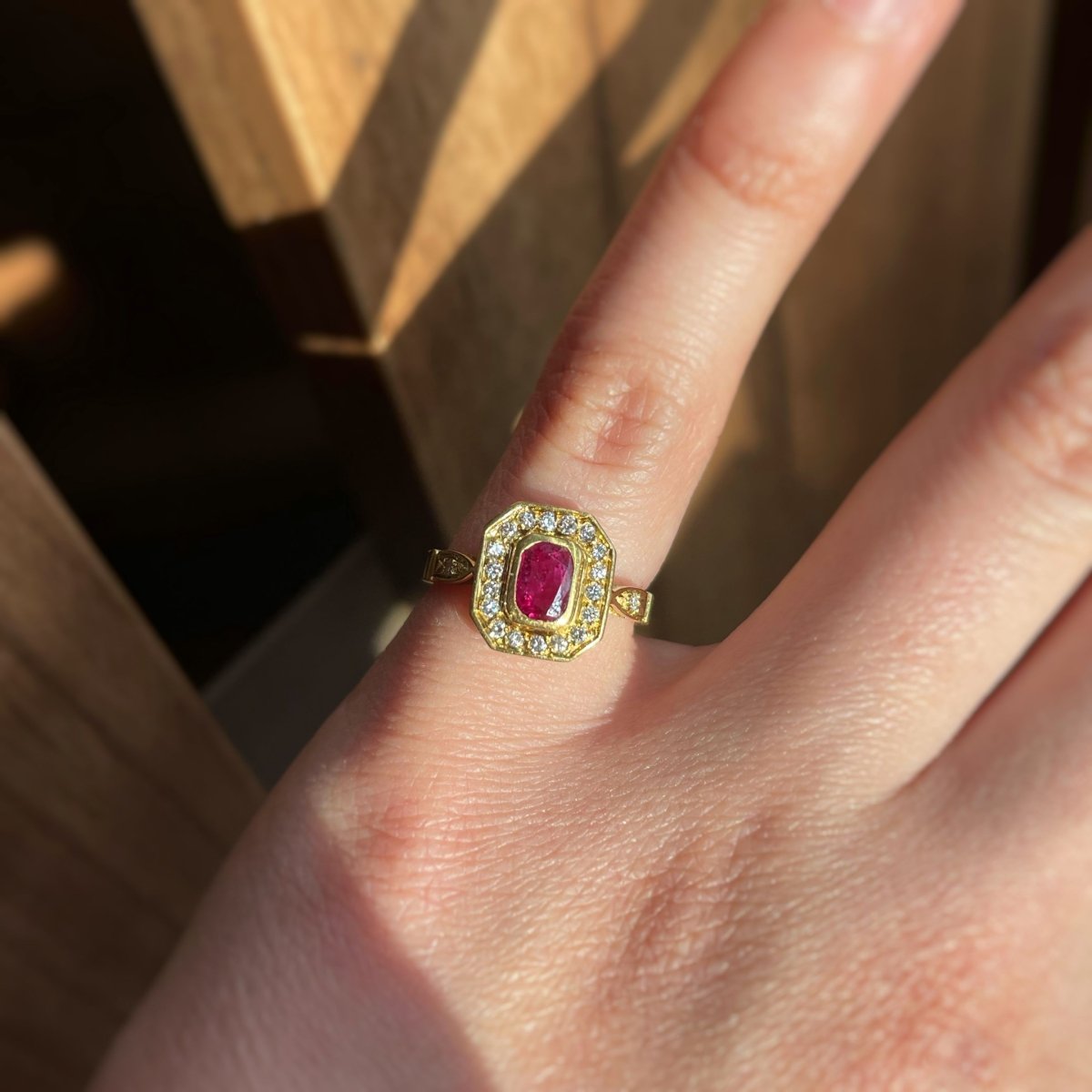 Bague - Or jaune, Diamants & Rubis - Castafiore