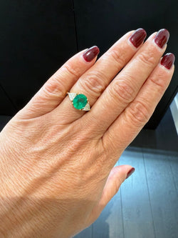 Bague Or jaune - Emeraude Brésil et Diamants triangle - Castafiore