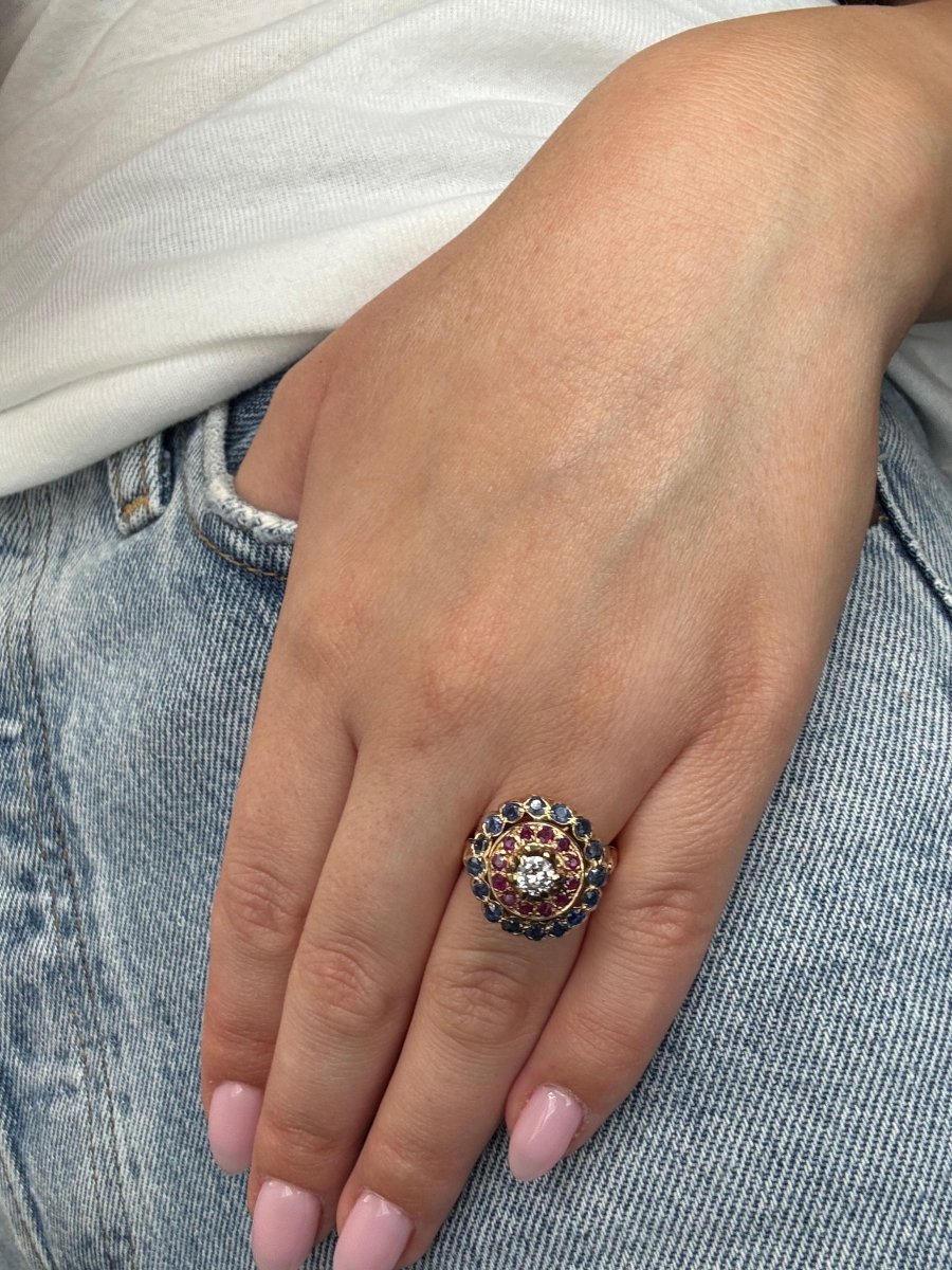 Bague - Or, rubis, saphirs et diamants - Castafiore