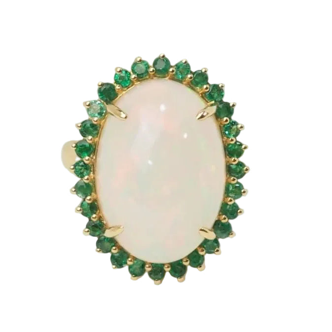 Bague ovale en or jaune, opale cabochon et émeraudes - Castafiore