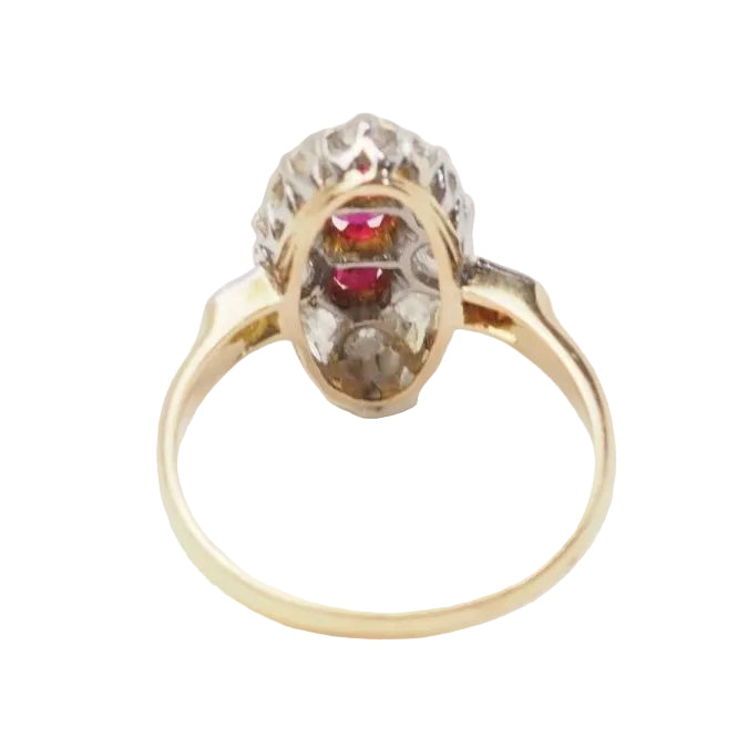 Bague ovale en or jaune, rubis et diamants - Castafiore