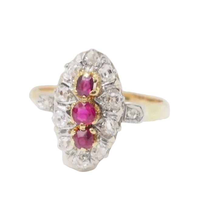 Bague ovale en or jaune, rubis et diamants - Castafiore