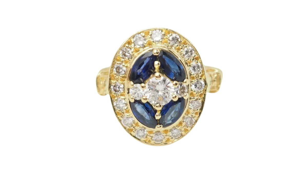 Bague ovale en or jaune, saphirs navette et diamants - Castafiore