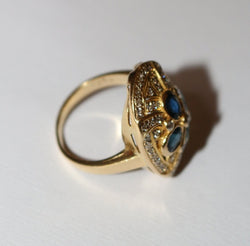 Bague ovale or jaune saphirs et diamants - Castafiore