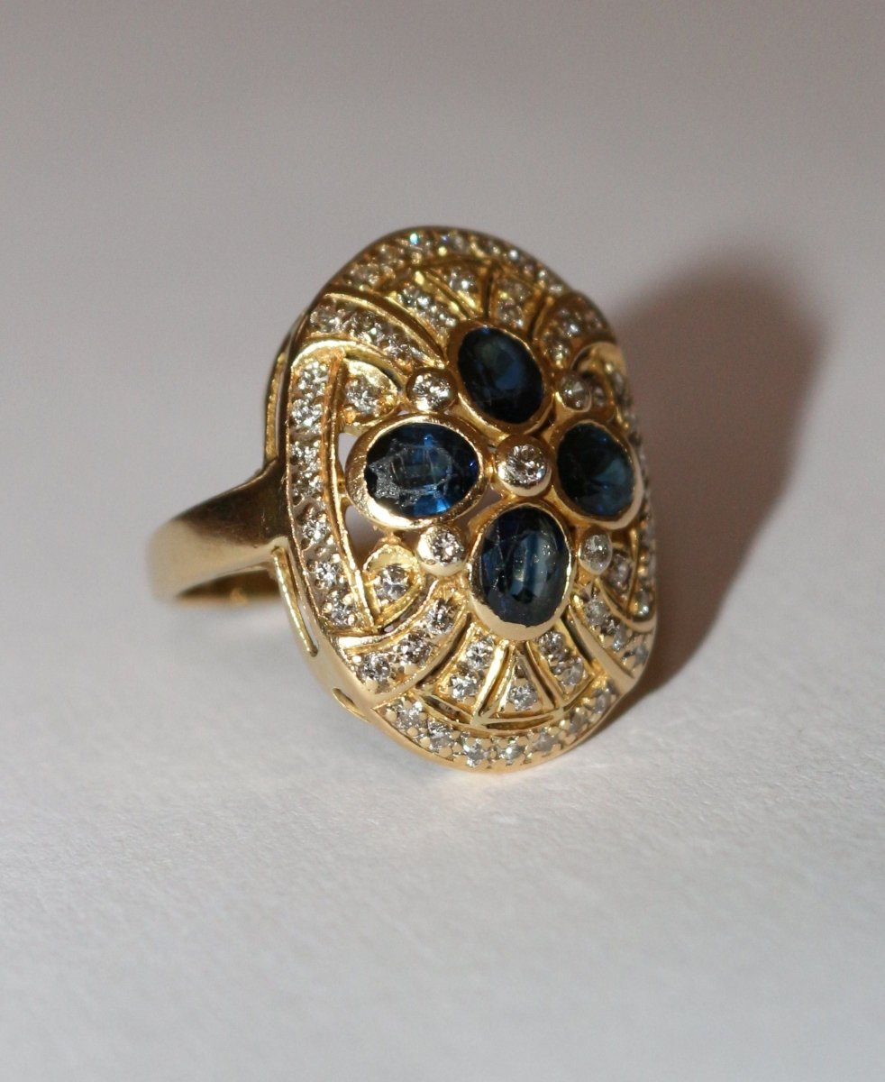 Bague ovale or jaune saphirs et diamants - Castafiore
