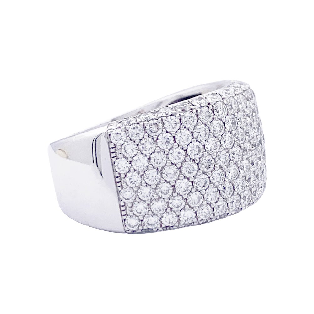 Bague pavage or blanc, diamants. - Castafiore