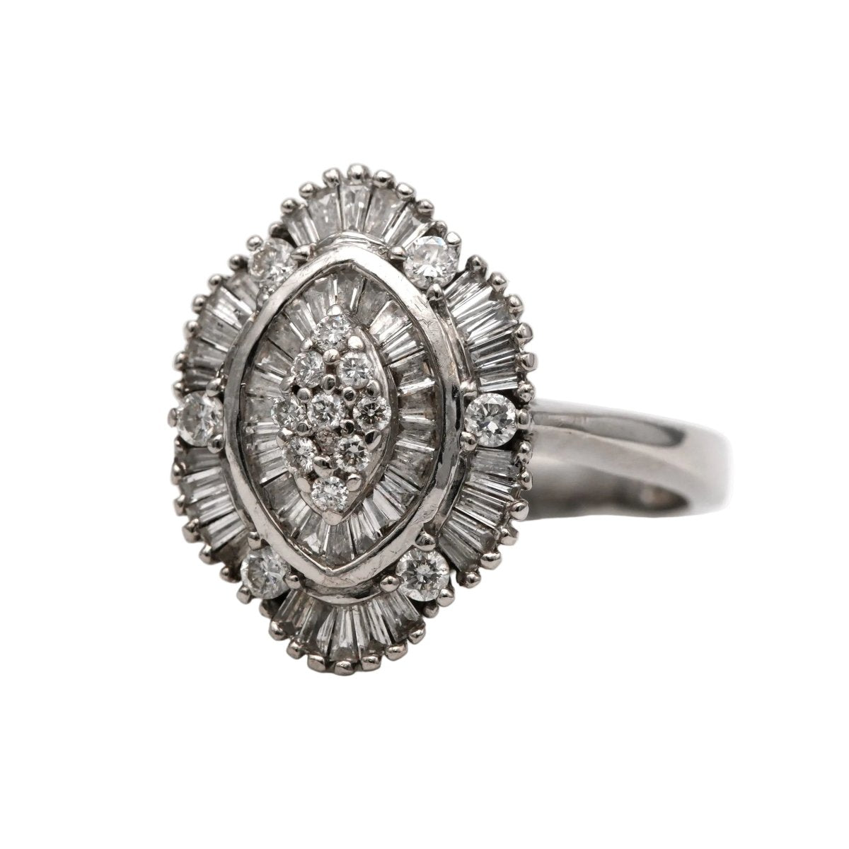 Bague Pavée en or blanc et diamants - Castafiore