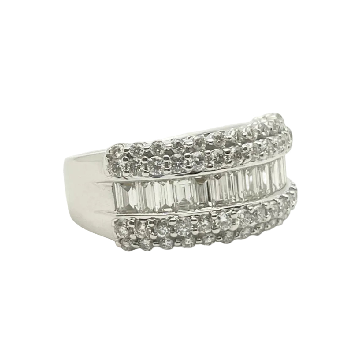 Bague Pavée en or blanc et diamants - Castafiore