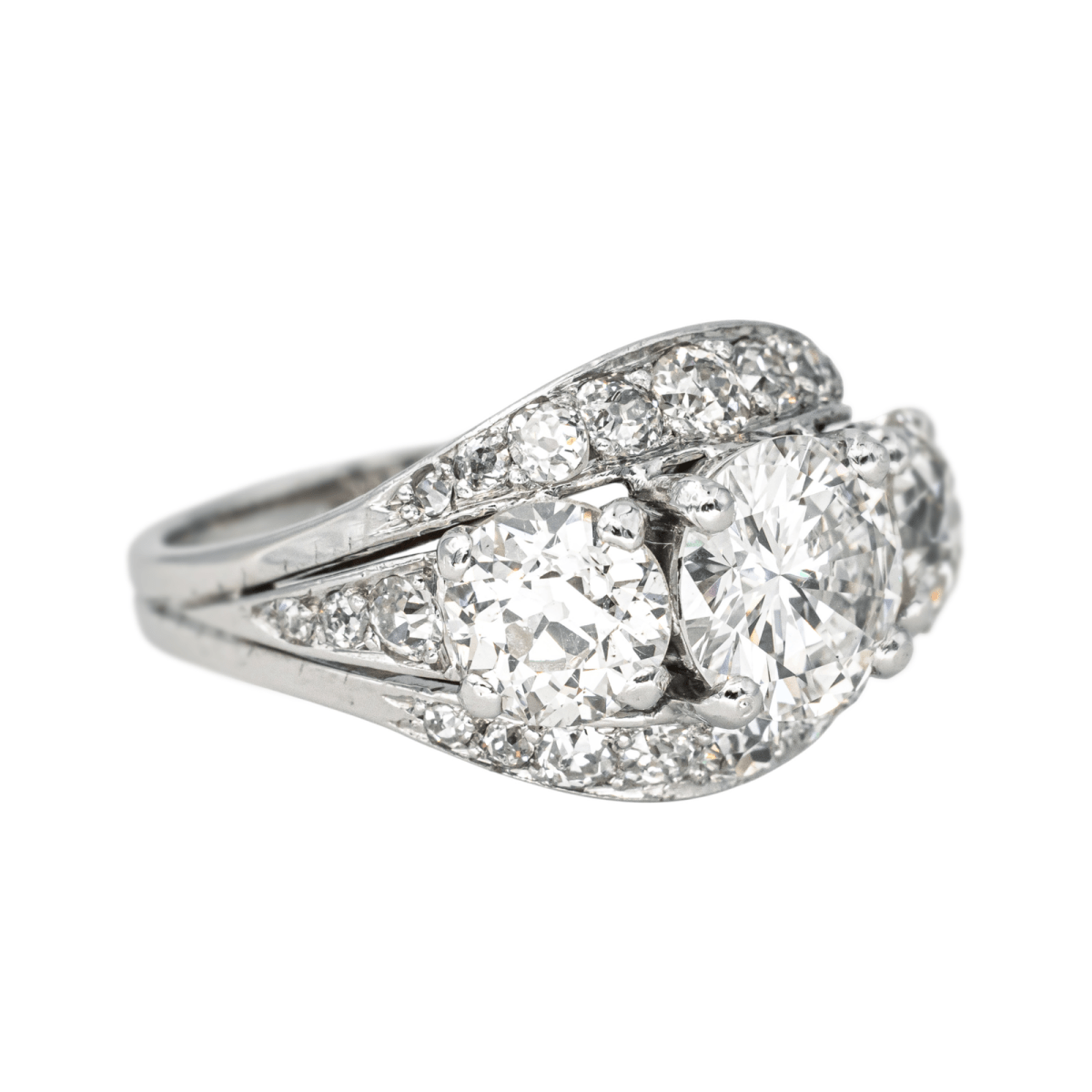 Bague Pavée en or blanc, platine et diamants - Castafiore