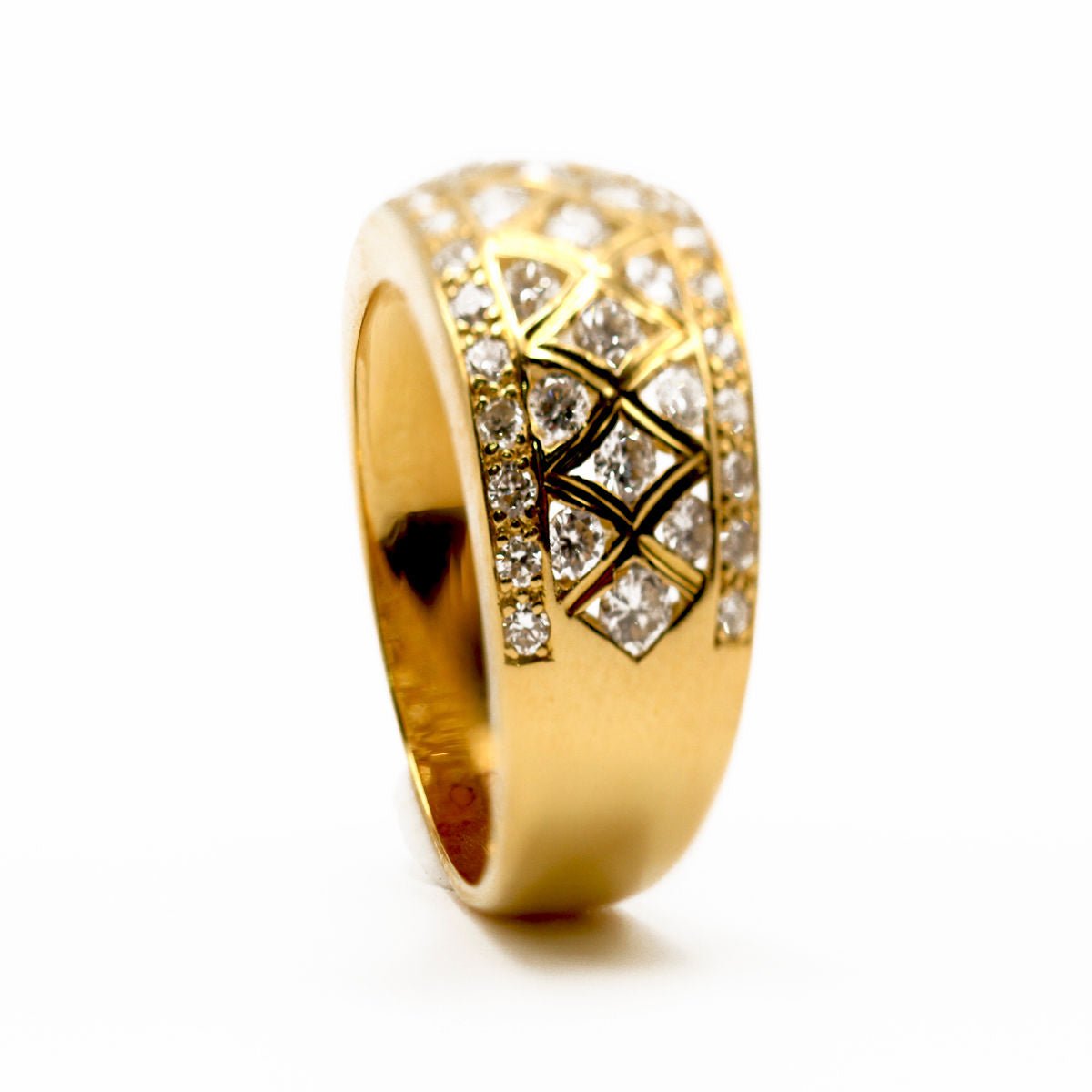 Bague Pavée en or jaune et diamants - Castafiore