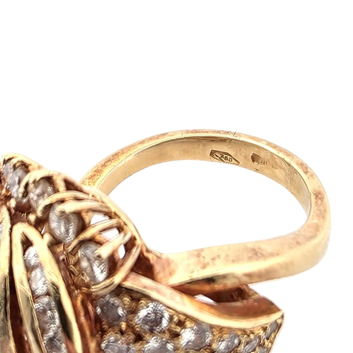 Bague Pavée en or jaune et diamants - Castafiore
