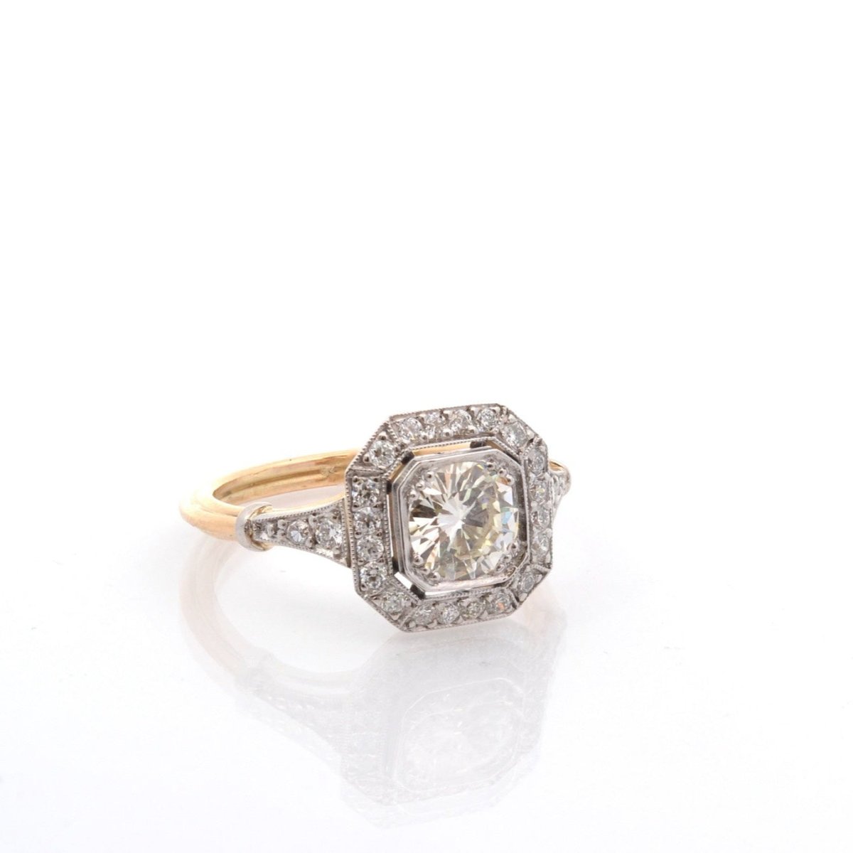 Bague Pavée en or jaune, platine et diamants - Castafiore