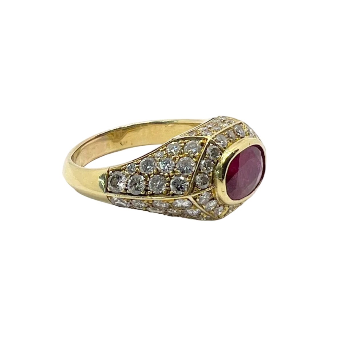Bague Pavée en or jaune, rubis et diamants - Castafiore