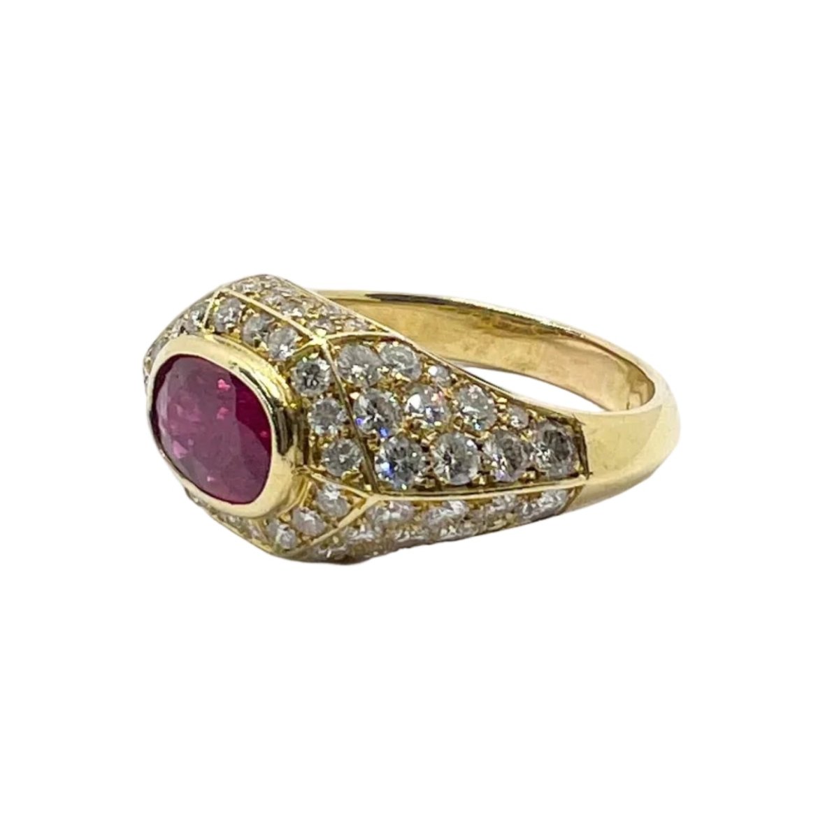 Bague Pavée en or jaune, rubis et diamants - Castafiore