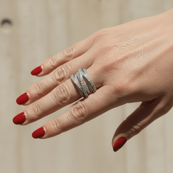 Bague Pavée LÉO PIZZO en or blanc et diamants - Castafiore