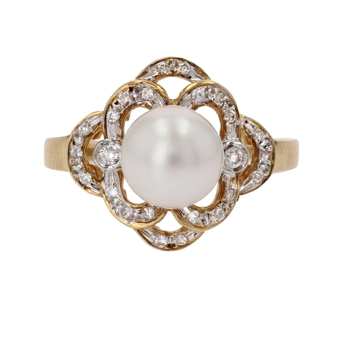 Bague perle de culture Akoya et sa monture ajourée et diamantée - Castafiore